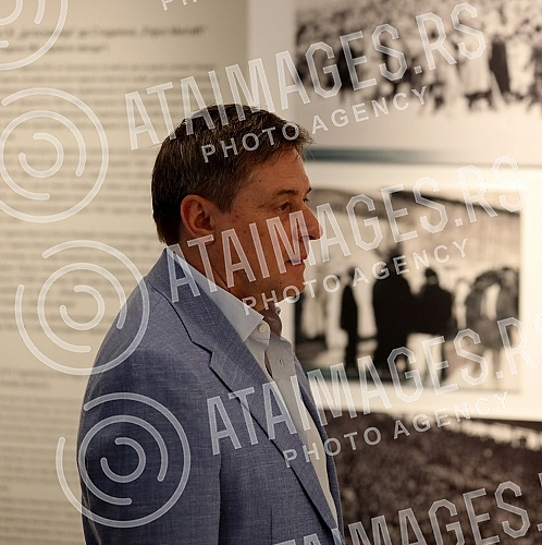 The selector of the Serbian national football team and the winner of the bronze Olympic medal at the Los Angeles Games in 1984, Dragan Stojkovic, visited the exhibition 