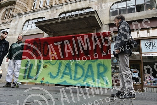 A press conference was held in front of the Serbian Academy of Sciences and Arts, at which representatives of the Oslobodjenje movement and several other opposition parties and movements spoke about submitting a petition demanding a ban on lithium mi