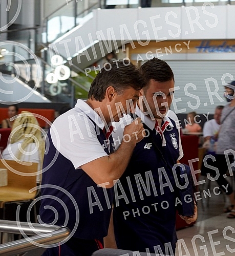 The representative of Serbia in wrestling, Zurab Datunashvili, the winner of the bronze Olympic medal at the Games in Tokyo, arrived in Serbia and on that occasion, a press conference was held at the Nikola Tesla Airport.Reprezentativac Srbije u rv