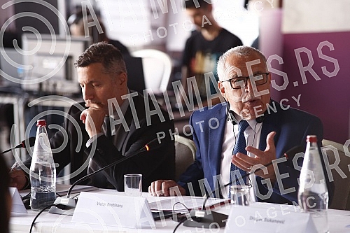 The European Union as a strategic choice conference was held at the Zira Hotel - the experiences of Serbia and Romania.U hotelu Zira odrzana je konferencija Evropska unija kao strateski izbor - iskustva Srbije i Rumunije