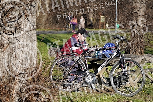 A large number of citizens enjoyed a beautiful sunny day on Ada Ciganlija on the first day of 2021. Veliki broj gradjana uzivao je u predivnom suncanom danu na Adi Ciganliji prvog dana 2021. godine.