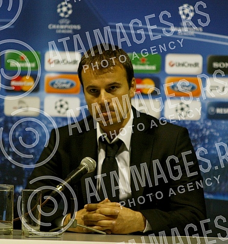 Konferencija za medije FK Partizan i Arsenal FC (England) posle utakmice u grupnoj fazi takmicenja Grupe H (Group H, Champions League) odigrane na stadionu Partizana.