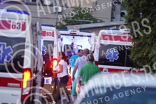 Children who were injured in a traffic accident in Bulgaria, when the bus overturned, arrived at the University Children's Clinic in Tirsova, where their treatment will continue.Deca koja su povredjena u saobracajnoj nesreci u Bugarskoj, kada se pr
