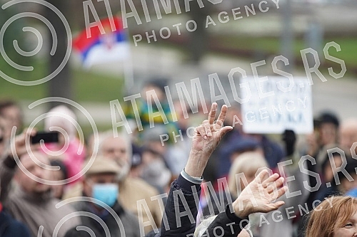 A rally in support of Novak Djokovic was held in front of the National Assembly, and was organized by Novak's family, who had previously held a press conference at the Novak restaurant.
Skup podrske Novaku Djokovicu odrzan je ispred Narodne skupsti A rally in support of Novak Djokovic was held in front of the National Assembly, and was organized by Novak's family, who had previously held a press conference at the Novak restaurant.
Skup podrske Novaku Djokovicu odrzan je ispred Narodne skupsti