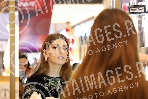 The well-known Italian brand KIKO Milano is organizing the first MAKE-UP MARATHON this weekend at the Gallery shopping center in Belgrade, and as part of today's event, actress Tamara Dragicevic and make-up artist Nena Ilic gave visitors tips on givi The well-known Italian brand KIKO Milano is organizing the first MAKE-UP MARATHON this weekend at the Gallery shopping center in Belgrade, and as part of today's event, actress Tamara Dragicevic and make-up artist Nena Ilic gave visitors tips on givi