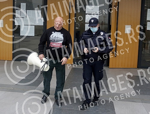 A hearing was held in the High Court for the trial of the lawsuit filed against the President of Serbia, Aleksandar Vucic, by the President of the People's party, Vuk Jeremic, who then addressed the press.U Visem sudu odrzano je rociste za sudjenje