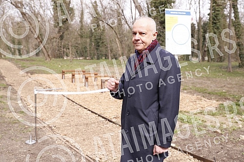 As part of the Open the Blue Circle project, the renovated pedestrian-recreational Homler trail was ceremoniously opened on Ada Cigalnija. U sklopu projekta Otvori plavi krug na Adi Cigalniji svecano je otvorena renovirana pesacko - rekreativna Hom