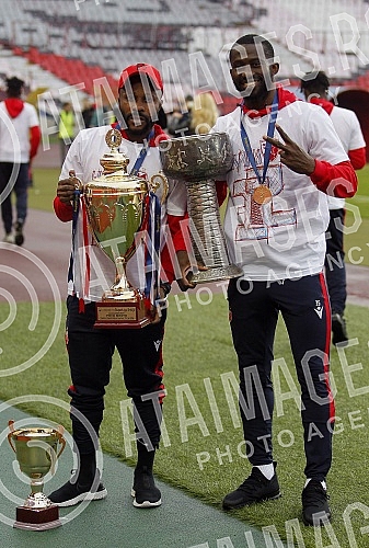 The traditional ceremony of awarding cups and medals intended for the winners of the Linglong Tire Super League of Serbia.Tradicionalna ceremonija dodele pehara i medalja namenjenih osvajacima Linglong Tire Super lige Srbije