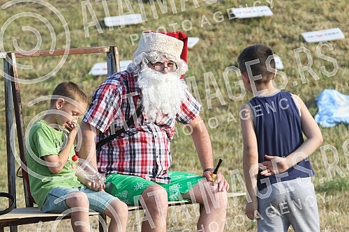 EcoKultArt festival KRNJART, organized by the New Optimism Movement, UG Bela caplja 1165, UG Komsija - Krnjaca, National Ecological Association (NEA) and Civic Initiatives, was held on the Danube embankment in the Belgrade neighborhood of Krnjaca.E