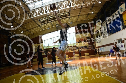An open training and conversation with the selector of the senior women's basketball team of Serbia Marina Maljkovic and members of the U20 national team in the Vizura hall were organized on the occasion of the preparations of national teams for the 
