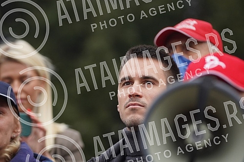 A rally in support of Novak Djokovic was held in front of the National Assembly, and was organized by Novak's family, who had previously held a press conference at the Novak restaurant. Skup podrske Novaku Djokovicu odrzan je ispred Narodne skupsti