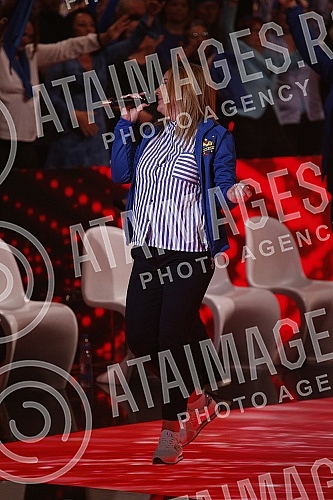 In the RTS studio in Kosutnjak, the recording of a new music sou program, the Music Derby show, has started, as a sign of support for our national team, which is going to Qatar for the football championship.U studiju RTS na Kosutnjaku pocelo je sni