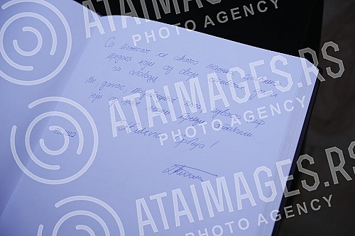 As part of the celebration of May 9, the Day of Victory over Fascism in World War II, representatives of the Ministry of Defense and the Serbian Army, the City of Belgrade and SUBNOR and participants in the Immortal Regiment laid wreaths at the Monum