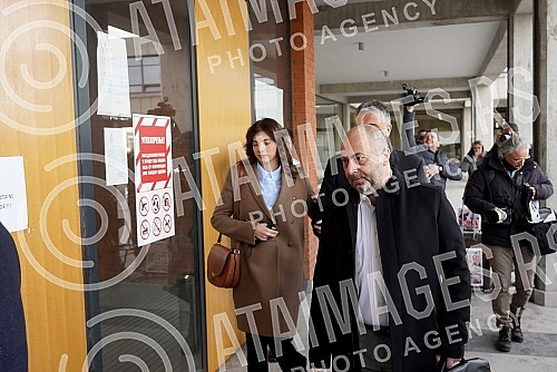 Iva Ilincic is coming to the Higher public prosecutor's office to give a statement regarding the case in which Miroslav Mike Aleksic is accused of sexually harassing and raping his students.Iva Ilincic dolazi u Vise javno tuzilastvo kako bi dala iz