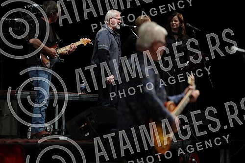 A concert in honor of the legendary drummer Dragoljub Djuricic, the man with the biggest smile on the domestic music scene, was held at the Atelier 212 theater.Koncert u cast legendarnog bubnjara Dragoljuba Djuricica, coveka sa najvecim osmehom na 