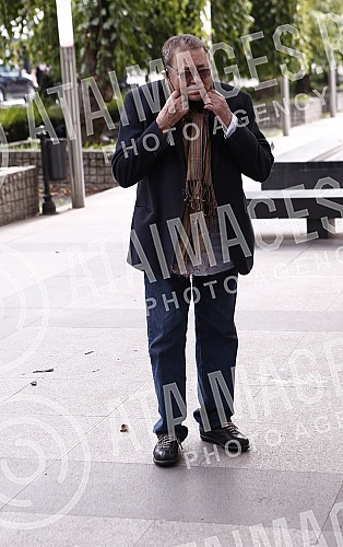 The commemoration of Branko Cvejic, in agreement with the family, was held in the Yugoslav Drama Theatre.Komemoracija Branku Cvejicu, u dogovoru sa porodicom, odrzana je u u Jugoslovenskom dramskom pozoristu.