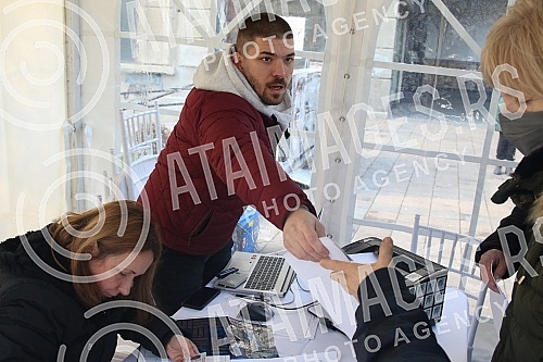 At the Monument to Tsar Nikolaj, across the street from the building of the Presidency of Serbia, the collection of signatures for the People's Initiative for the Prohibition of Lithium and Pine Excavation began, organized by SEOS, the Association fo