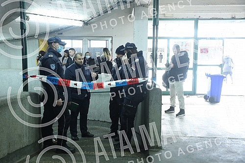Part of the roof, ceiling and wall of the Stari Mercator market on Mihajlo Pupin Boulevard in New Belgrade collapsed, injuring seven people. Deo krova, plafona i zida pijace Stari Merkator u Bulevaru Mihajla Pupina u Novom Beogradu urusio se i tom 