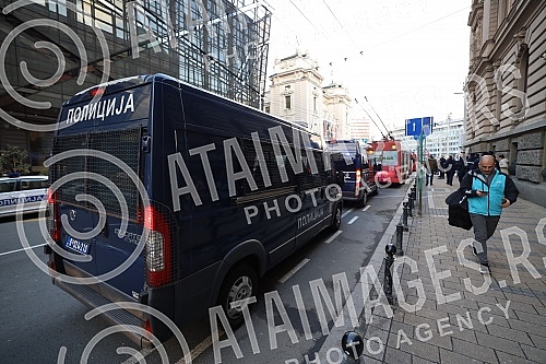 Fans of the Fejenodra football club, which will play the first game of the eighth finals of the League of Conferences against FC Partizan at 6:45 pm at the stadium in Humska, went to the stadium from the Republic Square with police escort.Navijaci 