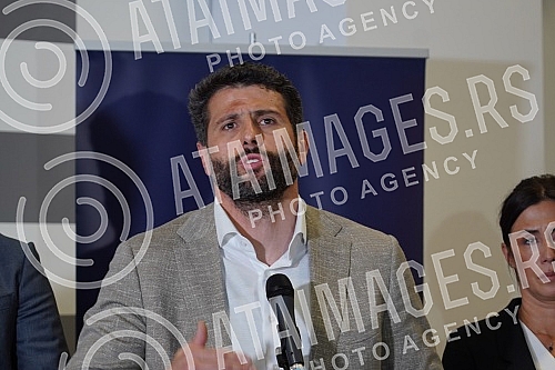 The Mayor of Belgrade, Aleksandar Sapic, held a meeting with communal militiamen and inspectors from the Secretariat for Inspection Affairs of the City of Belgrade in the Municipal Hall, and after the meeting a press conference was held where new mea