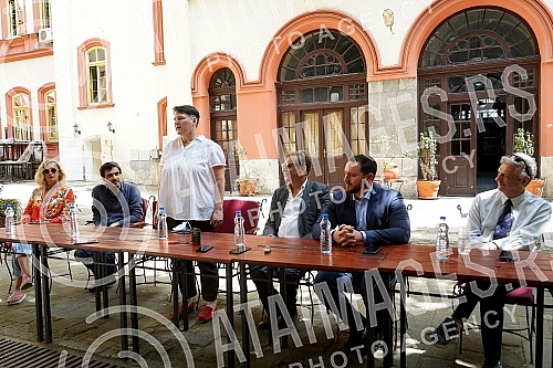 Press conference on the occasion of the opening of the summer theater stage THEATER (which will be located in the yard of the Captain Misina building - Rectorate of the University of Belgrade). Konferencija za medije povodom otvaranja letnje pozori