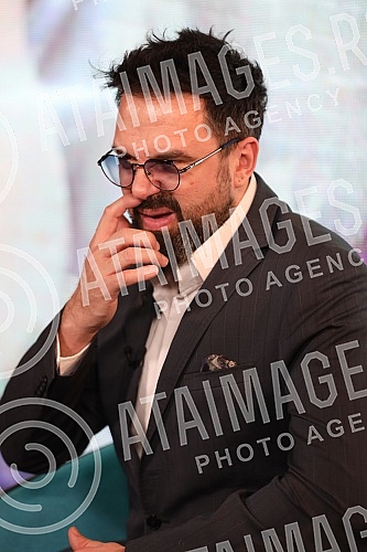 A press conference at which one of the biggest pop stars of the region and singer-songwriter Petra Graso announced a concert at the Stark Arena was held at Sky Garden.Konferencija za medije na kojoj je jedna od najvecih pop zvezda regiona i kantaut
