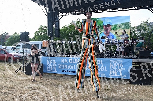 EcoKultArt festival KRNJART, organized by the New Optimism Movement, UG Bela caplja 1165, UG Komsija - Krnjaca, National Ecological Association (NEA) and Civic Initiatives, was held on the Danube embankment in the Belgrade neighborhood of Krnjaca.E