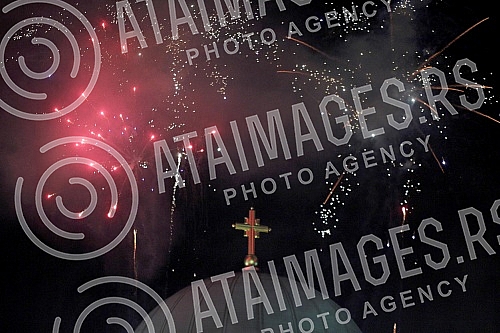 Proslava, sa vatrometom, Srpske (Pravoslavne) Nove godine ispred Hrama Svetog Save. Proslava, sa vatrometom, Srpske (Pravoslavne) Nove godine ispred Hrama Svetog Save.