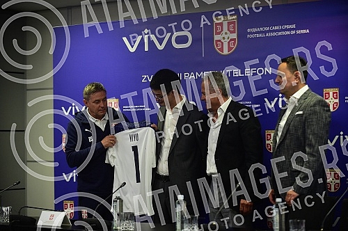 In the SC FSS, in Stara Pazova, a press conference was held between the representatives of the Football Association of Serbia and the company Vivo on the occasion of the promotion of the new sponsorship agreement.U SC FSS, u Staroj Pazovi odzana je