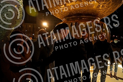 Belgrade Deputy Mayor Goran Vesic and Russian sculptor Alexander Rukavishnikov visit a monument to Stefan Nemanja.
Zamenik gradonacelnika Beograda Goran Vesic i ruski vajar Alexander Rukavishnikov obilaze spomenik Stefanu Nemanji. Belgrade Deputy Mayor Goran Vesic and Russian sculptor Alexander Rukavishnikov visit a monument to Stefan Nemanja.
Zamenik gradonacelnika Beograda Goran Vesic i ruski vajar Alexander Rukavishnikov obilaze spomenik Stefanu Nemanji.