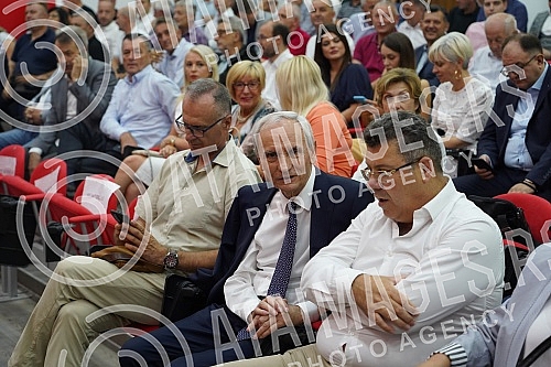 The ceremonial meeting of the Main Board of the Socialist Party of Serbia on the occasion of marking 32 years since the founding of the party was held at the party's headquarters, and SPS President Ivica Dacic addressed it.Svecana sednica Glavnog o