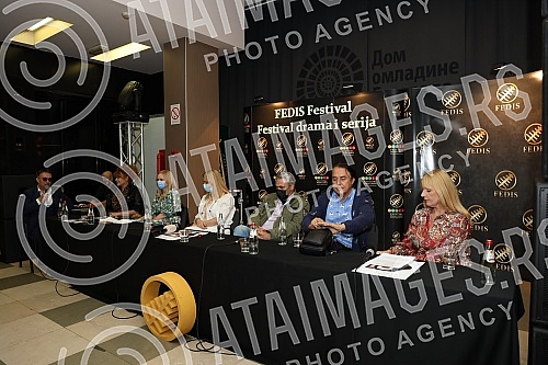 As part of the 11th FEDIS, a panel discussion on regional cooperation in the field of TV series was held at the Belgrade Youth Center.U okviru 11. FEDIS-a  u Domu omladine Beograda odrzana je Tribina o regionalnoj saradnji u oblasti TV serija.