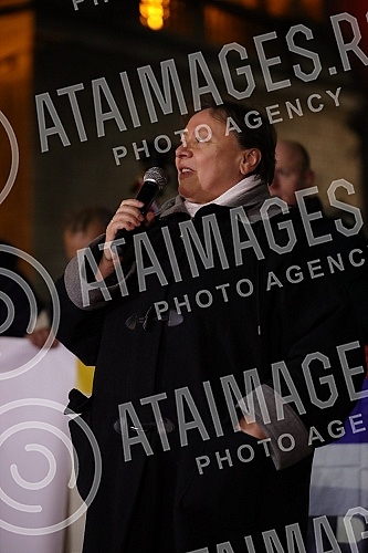 In front of the Presidency of Serbia, despite the ban on the gathering, several hundred citizens gathered at a protest organized by the organization Kreni - Promeni, demanding a ban on the extraction of pine and lithium.
Ispred Predsednistva Srbije, In front of the Presidency of Serbia, despite the ban on the gathering, several hundred citizens gathered at a protest organized by the organization Kreni - Promeni, demanding a ban on the extraction of pine and lithium.
Ispred Predsednistva Srbije,