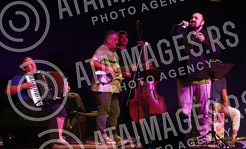 A documentary film about the king of Roma music, Saban Bajramovic, along with a concert by Our Aunts, was organized at the Jewish Cultural Center in Dorcol under the auspices of the Kontekst language school and Nasa mesta agency.Dokumentarni film o