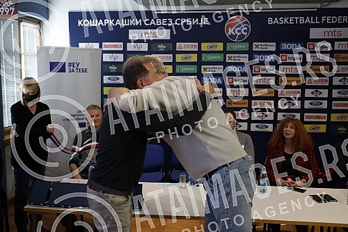 A press conference was held at the Basketball House on the occasion of the fourteenth Dragisa Saric Veterans Memorial Tournament, in which 55 teams from Europe are participating.
U Kuci kosarke odrzana je konferencija za medije povodom cetrnaestog M A press conference was held at the Basketball House on the occasion of the fourteenth Dragisa Saric Veterans Memorial Tournament, in which 55 teams from Europe are participating.
U Kuci kosarke odrzana je konferencija za medije povodom cetrnaestog M