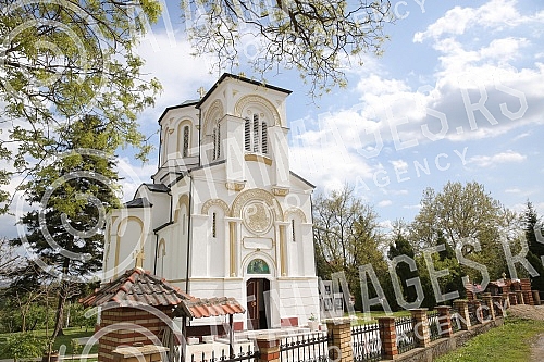 Pensioner Bozidar D. (77) at the morning in a village near Golubac - Baric killed three and then in the yard of the church committed suicide.