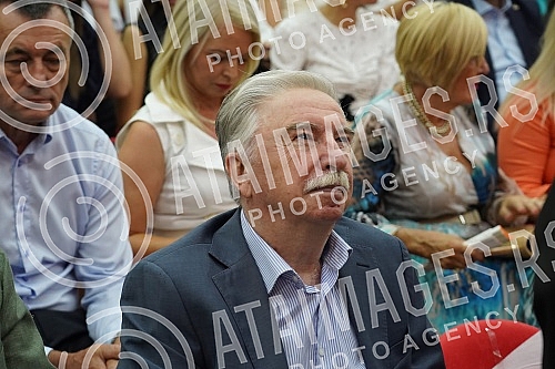 The ceremonial meeting of the Main Board of the Socialist Party of Serbia on the occasion of marking 32 years since the founding of the party was held at the party's headquarters, and SPS President Ivica Dacic addressed it.Svecana sednica Glavnog o