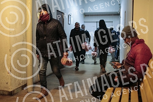 Refugees camp Adasevci near border with Croatia.Izbeglice u kampu Adasevci, na granici sa Hrvatskom.