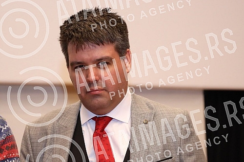 Distributor house Delius film organized a press conference on the occasion of the premiere of the film Surrounded, which is scheduled for April 13 at the Cineplexx cinema Belgrade Gallery.Distributerska kuca Delius film organizovala je konfereciju 