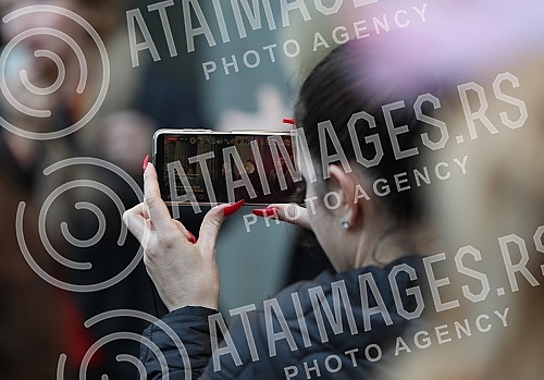 As part of the fight that the Association of Doctors and Parents for Science and Ethics is leading against discrimination against citizens by introducing kovid passes, a press conference was held in front of the Constitutional Court in Belgrade.U s