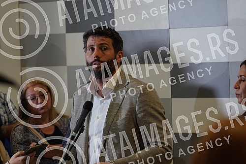 The Mayor of Belgrade, Aleksandar Sapic, held a meeting with communal militiamen and inspectors from the Secretariat for Inspection Affairs of the City of Belgrade in the Municipal Hall, and after the meeting a press conference was held where new mea