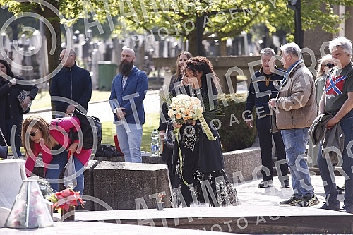 The commemoration on the occasion of the first year since the death of the painter and sculptor Milos Sobajic was held in the Alley of Merited Citizens at the New Cemetery.
Pomen povodom prve godine od smrti slikara i vajara Milosa Sobajica odrzan j The commemoration on the occasion of the first year since the death of the painter and sculptor Milos Sobajic was held in the Alley of Merited Citizens at the New Cemetery.
Pomen povodom prve godine od smrti slikara i vajara Milosa Sobajica odrzan j
