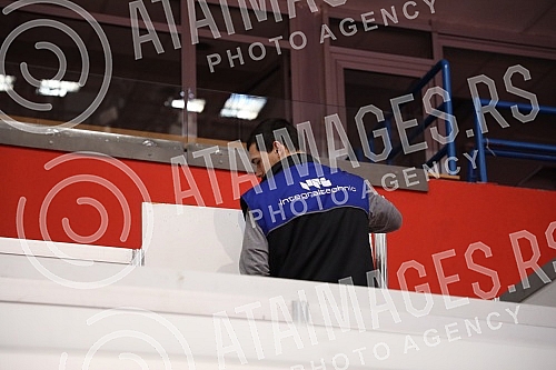 In the Stark Arena, works are underway on setting up an athletics track and preparing an athletic battlefield for the upcoming World Athletics Championships.U Stark areni u toku su radovi na postavljanju atletske staze i spremanje atletskog bojista