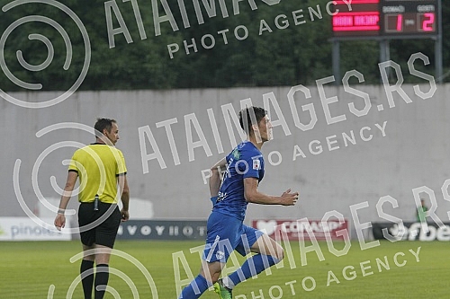 In the first match of the barrage to fill the Linglong Tire of the Serbian Super League, New Belgrade's IMT competed with the team from Novi Pazar at the FC Cukaricki stadium.Novobeogradski IMT je u prvom mecu baraza za popunu Linglong Tire Super l