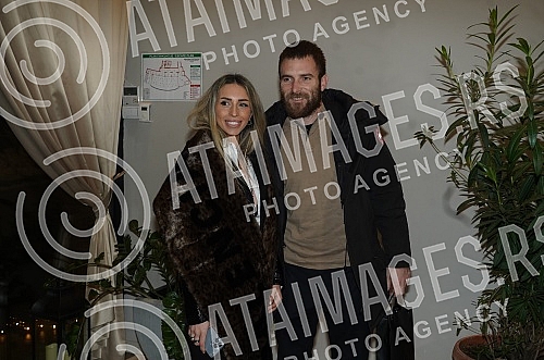 Singer Katarina Grujic and football player Marko Gobeljic became the parents of daughter Katja yesterday, and on that happy occasion, a celebration was held tonight at the Topciderac restaurant. Singer Katarina Grujic and football player Marko Gobeljic became the parents of daughter Katja yesterday, and on that happy occasion, a celebration was held tonight at the Topciderac restaurant.