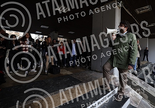 Students are not for sale - protest of students on the plateau near the Faculty of Philosophy.
Studenti nisu na prodaju - protest studenata i studentkinja na platou kod Filozofskog fakulteta. Students are not for sale - protest of students on the plateau near the Faculty of Philosophy.
Studenti nisu na prodaju - protest studenata i studentkinja na platou kod Filozofskog fakulteta.