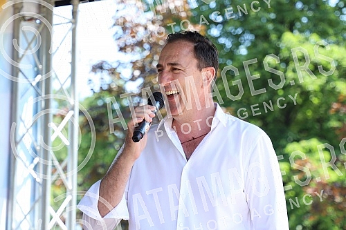 A concert on the occasion of the 70th birthday of the Children's Cultural Center of Belgrade was held in Tasmajdan Park.Koncert povodom 70. rodjendana Decjeg kulturnog centra Beogarda odrzan je u Tasmajdanskom parku.