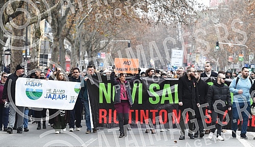 In Novi Sad, the blockade of the crossroads near Futoska pijaca was held from 1 pm to 2 pm, and then the walk along Jevrejska Street, Jovana Subotica Street to the Temerin Crossroads started. U Novom Sadu je odrzana blokada raskrsnice kod Futoske p