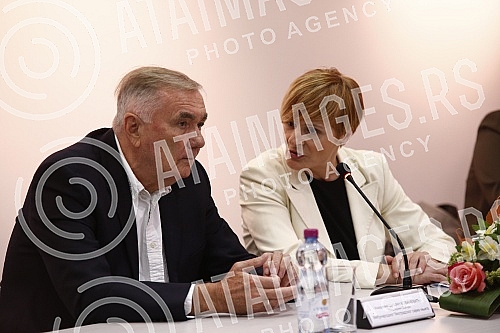 A press conference was held at the Belgrade Fair on the eve of the 65th International Belgrade Book Fair, which begins on Sunday, October 23, and ends on October 30.
Na Beogradskom sajmu je odrzana konferencija za novinare uoci 65. Medjunarodnog beo A press conference was held at the Belgrade Fair on the eve of the 65th International Belgrade Book Fair, which begins on Sunday, October 23, and ends on October 30.
Na Beogradskom sajmu je odrzana konferencija za novinare uoci 65. Medjunarodnog beo