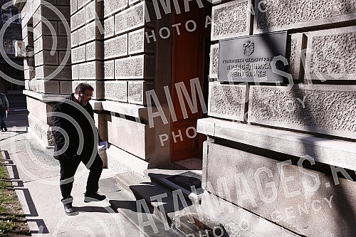 In front of the Presidency, a press conference was held by the Vice President of the Party of Freedom and Justice, Dejan Bulatovic, on the alleged new affair in Serbian agriculture.Ispred Predsednistva je odrzana konferencija za medije potpredsedni